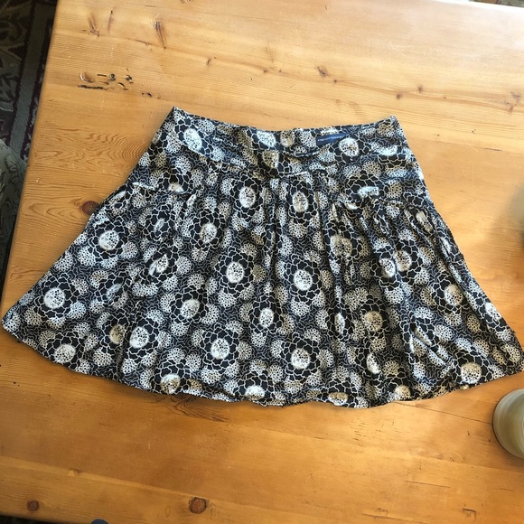 French Connection Mini Skirt. - Picture 2 of 10